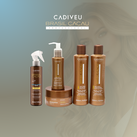 Cadiveu Brasil Cacau Complete Anti-Frizz Kit – La Rutina Profesional Completa para un Cabello Más Liso, Suave y Sin Frizz

¿Tu cabello necesita una rutina completa que limpie, hidrate, repare y proteja mientras combate el frizz? Este kit reúne los productos esenciales de Cadiveu Brasil Cacau para mantener el cabello saludable, brillante y disciplinado todos los días, además de ayudar a prolongar los resultados de los tratamientos profesionales de alisado y anti-frizz.