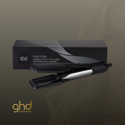 seca y alisa el cabello simultáneamente, transformando el cabello húmedo en un peinado perfectamente pulido sin necesidad de utilizar un secador y una plancha por separado. Su innovadora tecnología combina un flujo de aire de alto rendimiento con placas de baja temperatura para ofrecer resultados rápidos, respetando la salud del cabello.