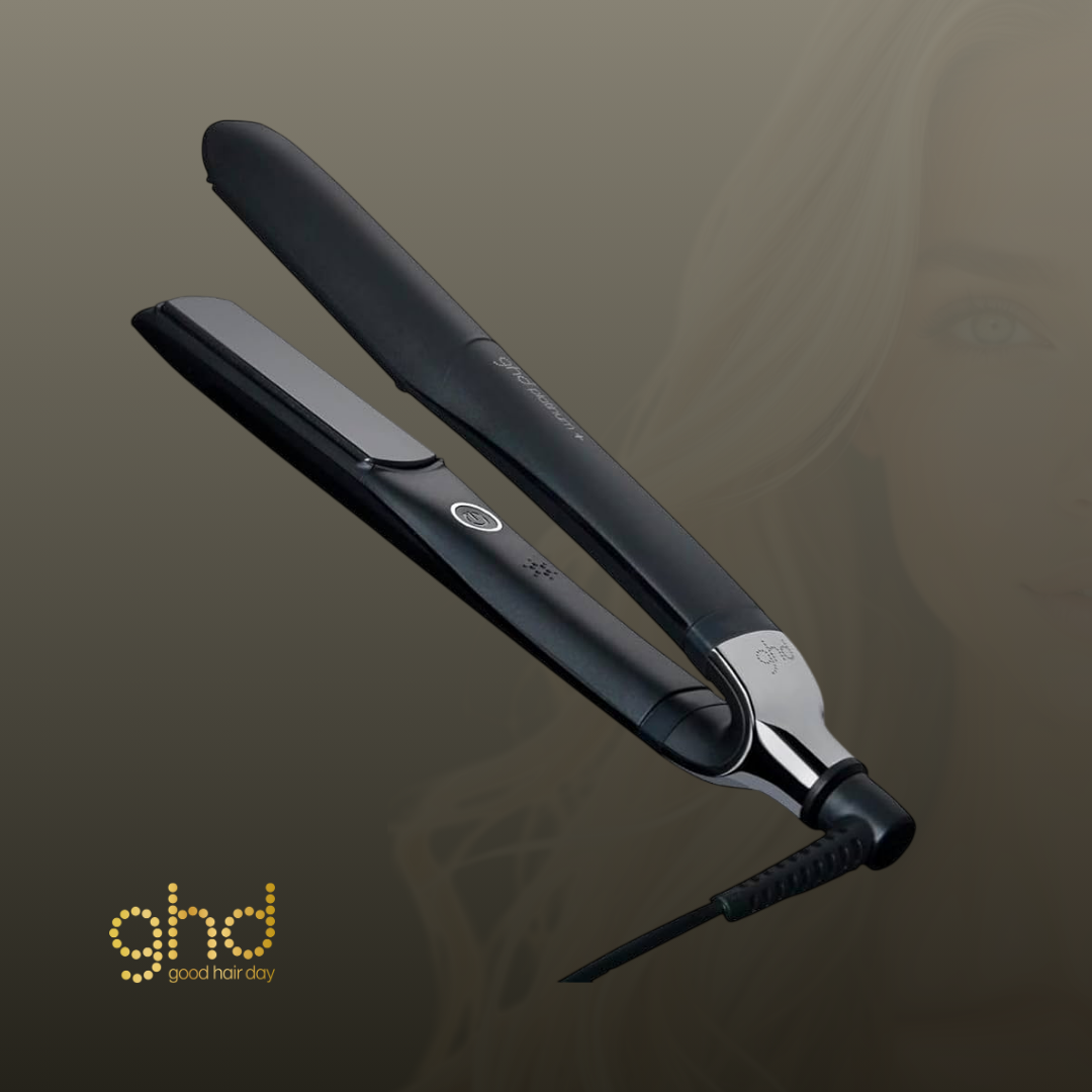 Quieres un cabello liso, con ondas o rizos impecables sin exponerlo a un calor excesivo?
La diferencia entre un peinado bonito y uno espectacular está en la herramienta que utilizas.

La GHD Platinum+ Plus Professional Styler es la plancha más avanzada de GHD, diseñada con tecnología predictiva inteligente que adapta la temperatura según las necesidades de tu cabello y la velocidad con la que peinas cada sección.