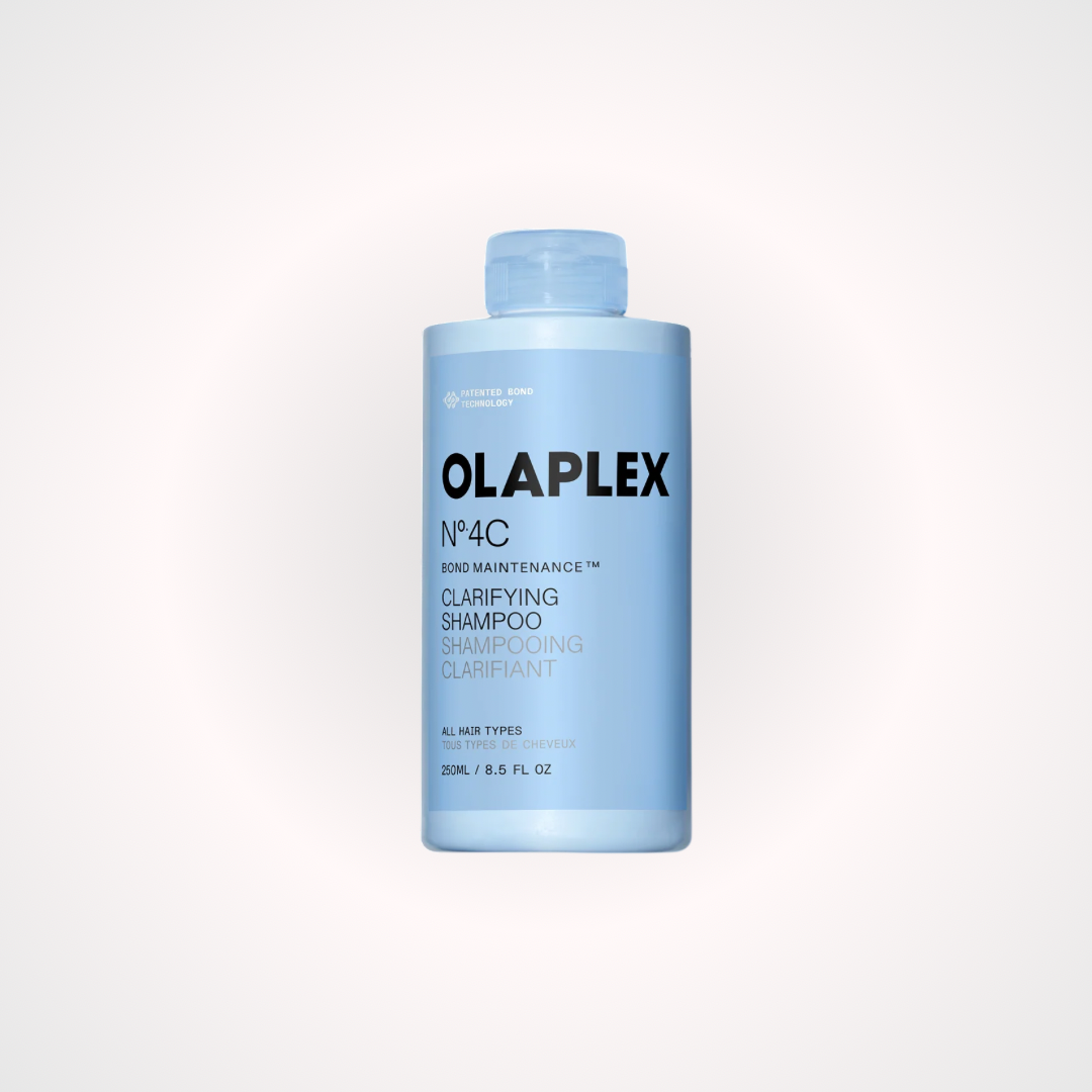 OLAPLEX Nº4C Bond Maintenance Clarifying Shampoo, shampoo clarificante que elimina la acumulación de impurezas, exceso de grasa y residuos del cabello mientras ayuda a mantenerlo limpio, suave y saludable.