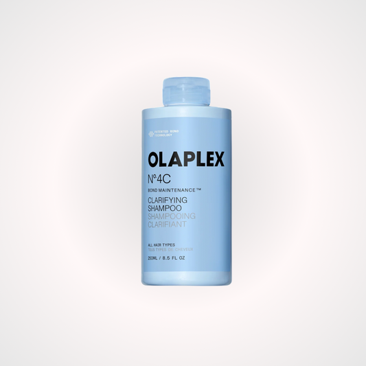 OLAPLEX Nº4C Bond Maintenance Clarifying Shampoo, shampoo clarificante que elimina la acumulación de impurezas, exceso de grasa y residuos del cabello mientras ayuda a mantenerlo limpio, suave y saludable.