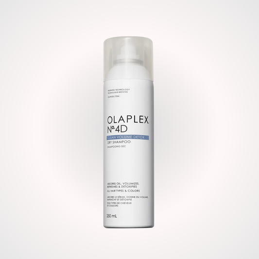 OLAPLEX N°4D Dry Shampoo Clean Volume Detox 6.3oz, shampoo seco que refresca el cabello, absorbe el exceso de grasa y ayuda a mantener una sensación de limpieza y volumen.